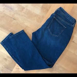 Universal Thread Curvy Skinny Mid Rise Jean